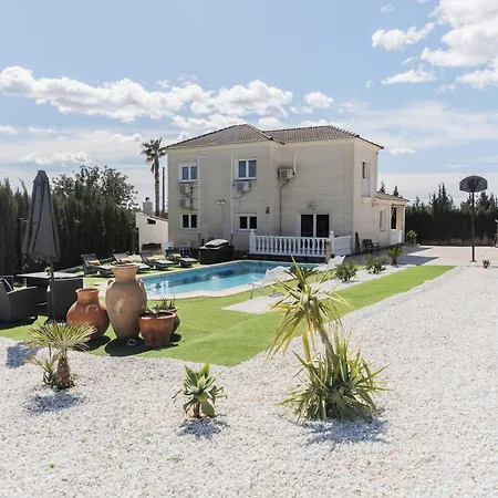 Luxury 20 Minutes From Valencia Lliria